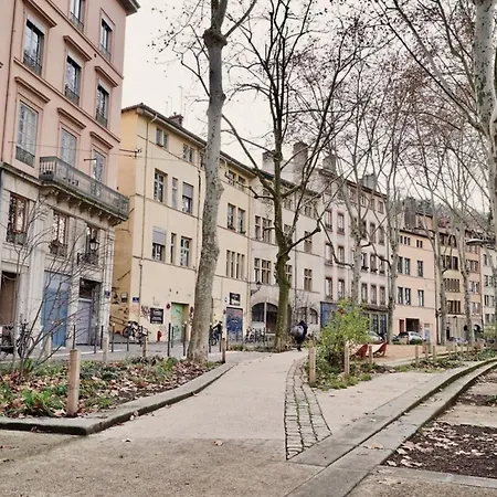 Charming T3 With Terrace Heart Of St Paul *